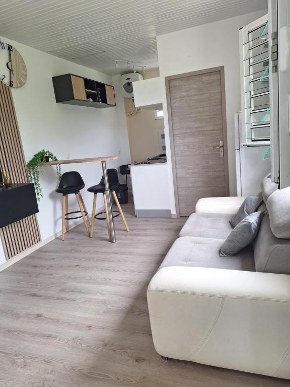 Kuchyň nebo kuchyňský kout v ubytování SOLEY KARAIB Appartement au Vauclin Martinique