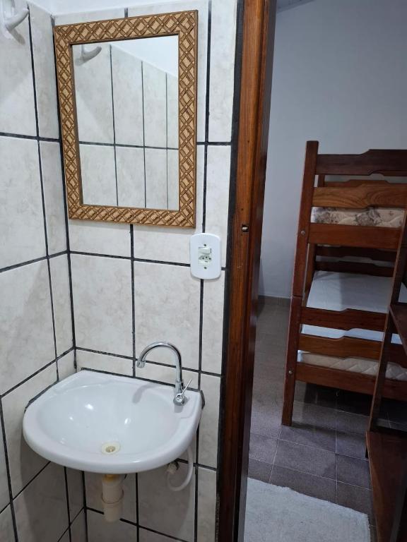 Koupelna v ubytování Pousada Biribiri Arraial D'ajuda - À 10 metros da Rua Mucugê