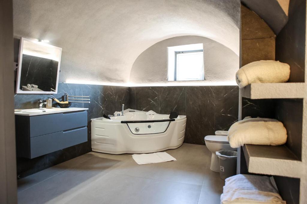 Ένα μπάνιο στο B&B Suites&Rooms piazza dei martiri
