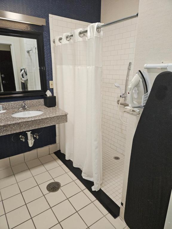 Fairfield Inn & Suites by Marriott Tulsa Central photo