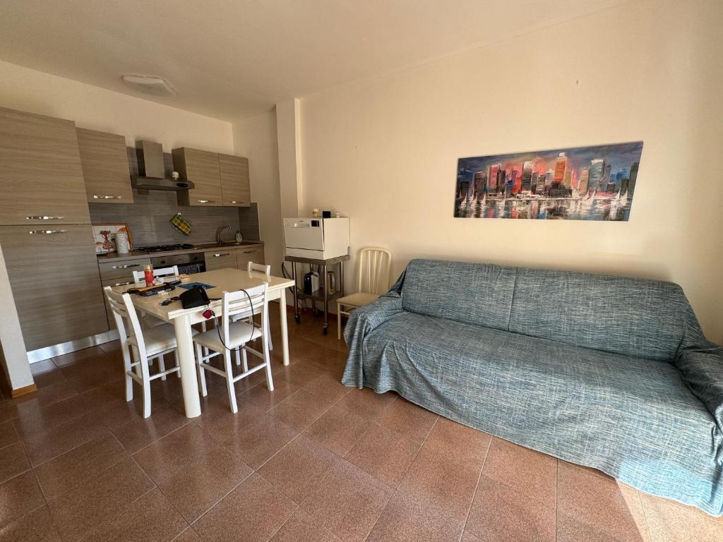 A kitchen or kitchenette at ALGHERO SUN & SEA - Spiaggia a 50 metri