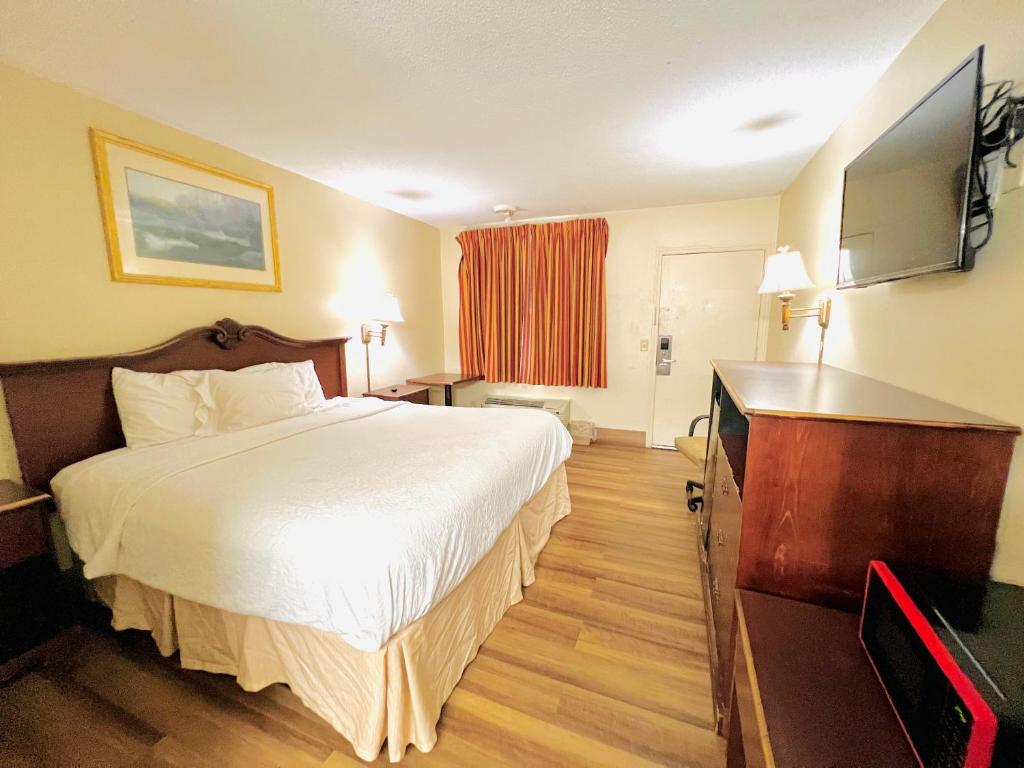 Knights Inn Point South Yemassee - King Room - Non-Smoking