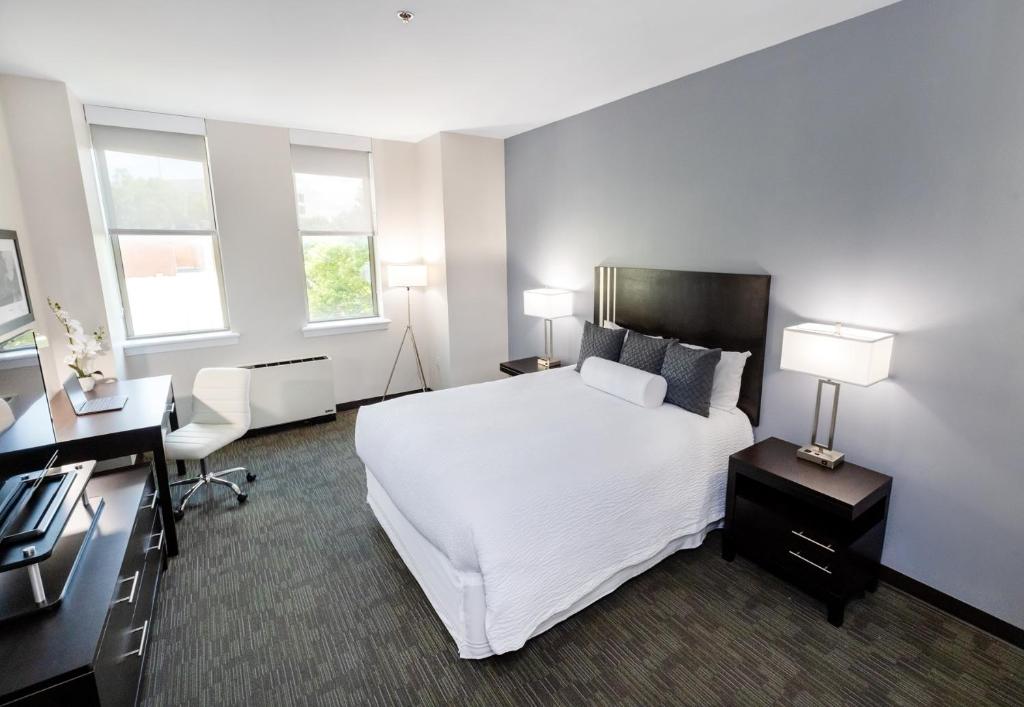 Kellogg Conference Hotel Capitol Hill at Gallaudet University - Executive Kamer Met Queensize Bed