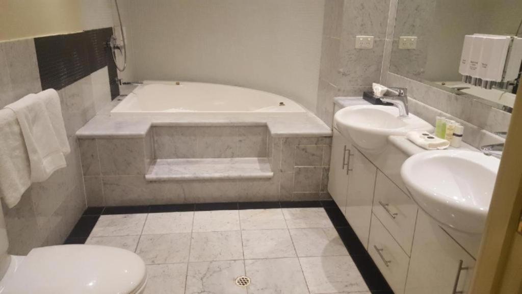 Koupelna v ubytování Melbourne CBD Central Apartment Hotel Official