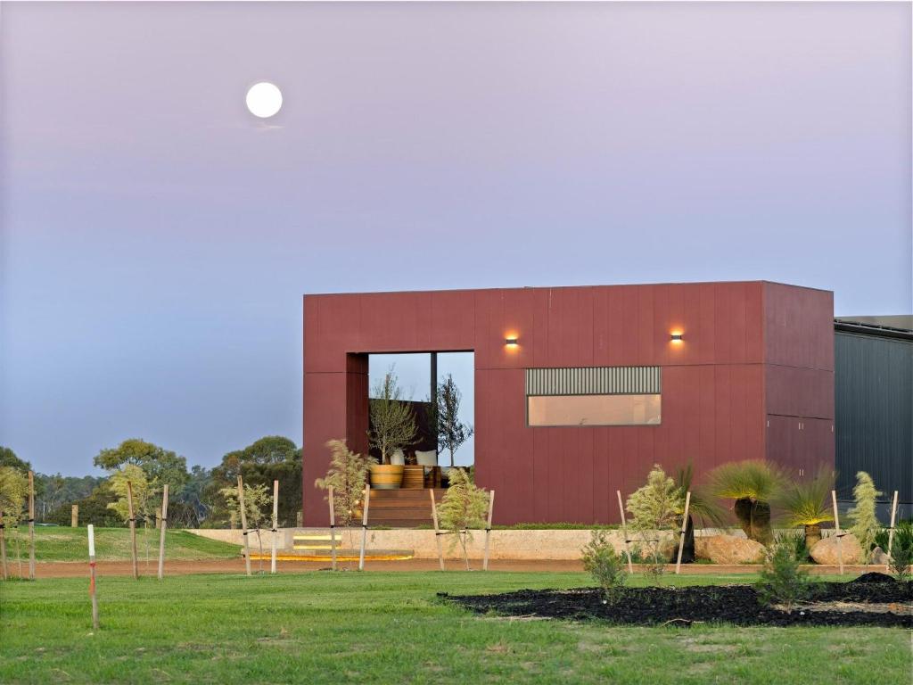 El edificio en el que está el chalet de montaña