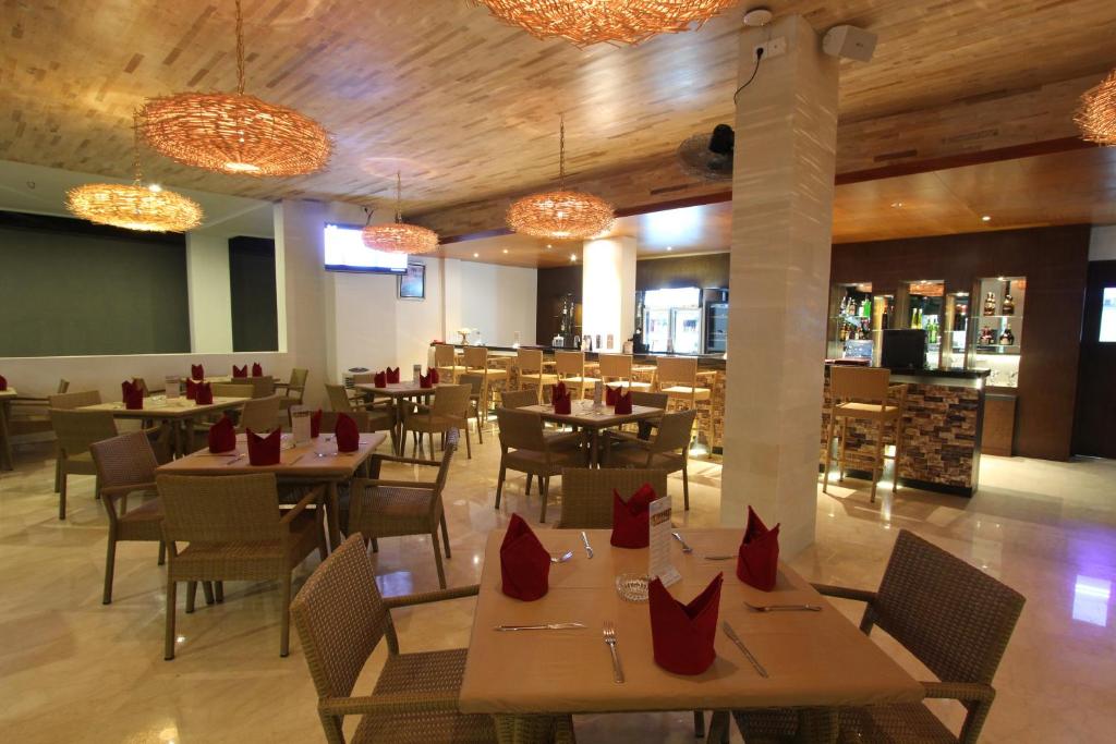 Restaurace v ubytování Grand La Walon Hotel