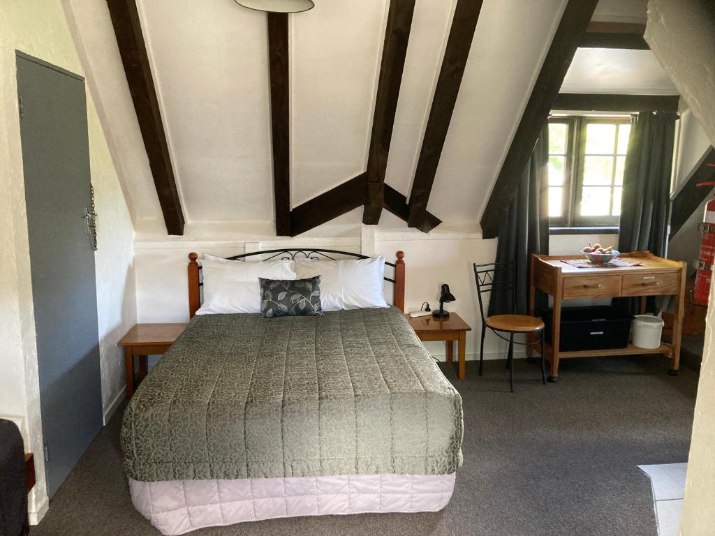 The Chalet Bed and Breakfast-peace and quiet in the country 12 minutes from City - Resim 6