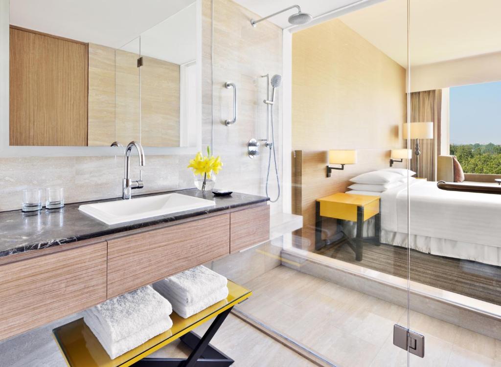 Courtyard by Marriott Bengaluru Outer Ring Road - Guest Room, 2 Twin/Single Bed(s), City View