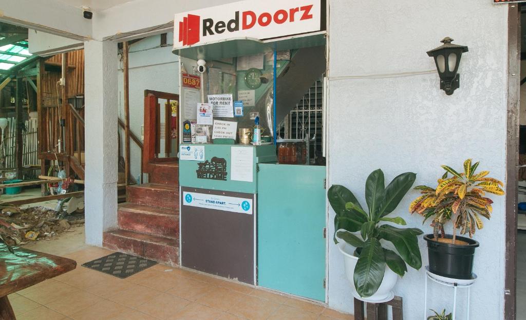 Fotografie z fotogalerie ubytování RedDoorz at Bunakidz Lodge El Nido Palawan v destinaci El Nido