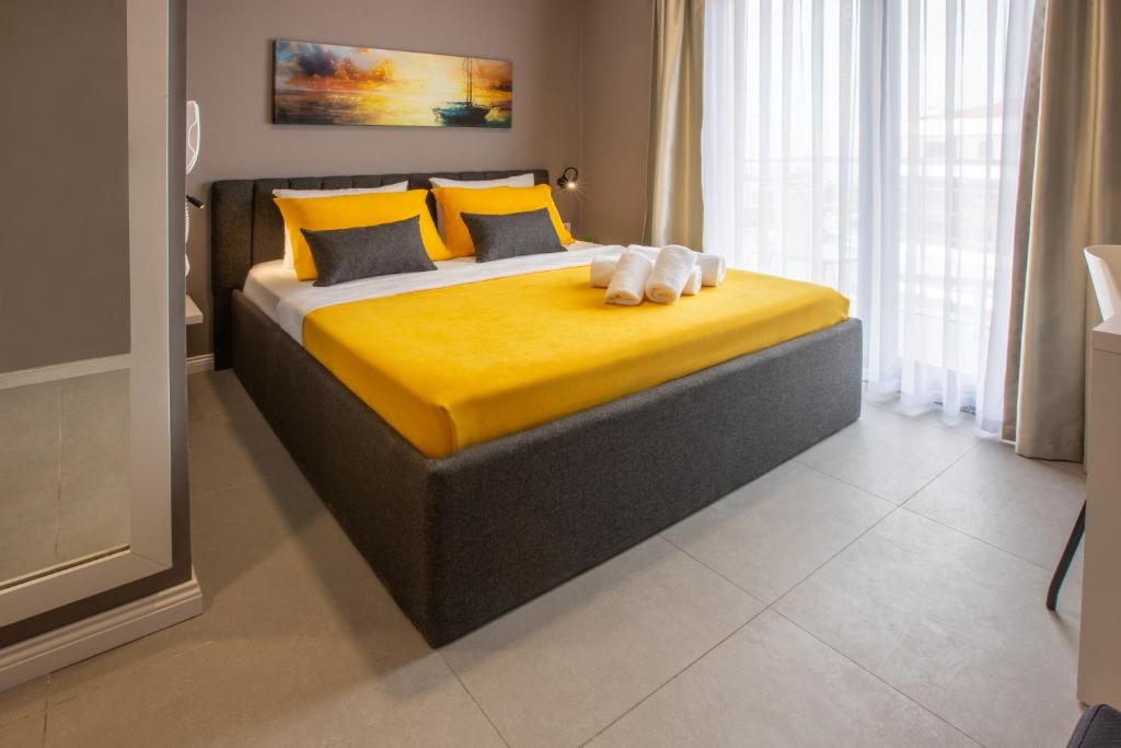 First Joy Hotel - Family Room With Garden View