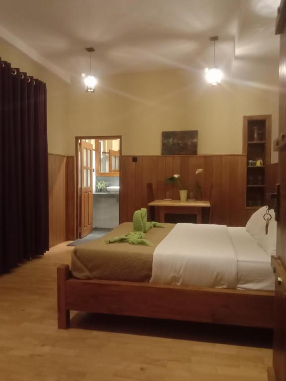 Postel nebo postele na pokoji v ubytování Lily Bank Cottage