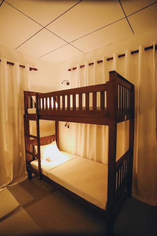 Postel nebo postele na pokoji v ubytování Island Diaries Hostel