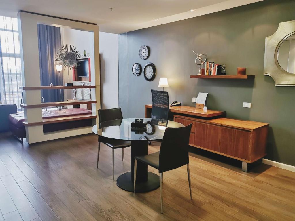DoubleTree by Hilton Cape Town Upper Eastside - Deluxe King Loft Suite