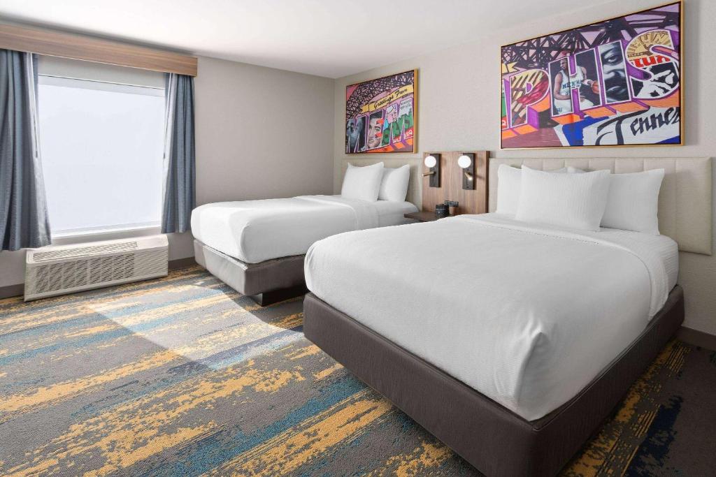 La Quinta Inn & Suites by Wyndham Memphis I-240 photo