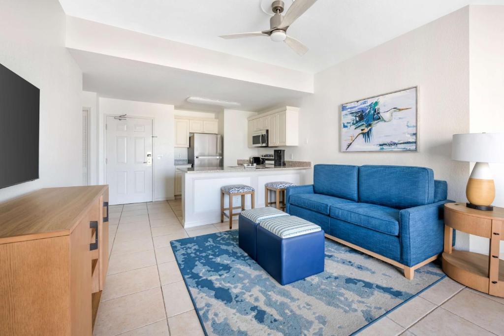 Hilton Vacation Club The Cove on Ormond Beach - One-Bedroom King Suite With Balcony