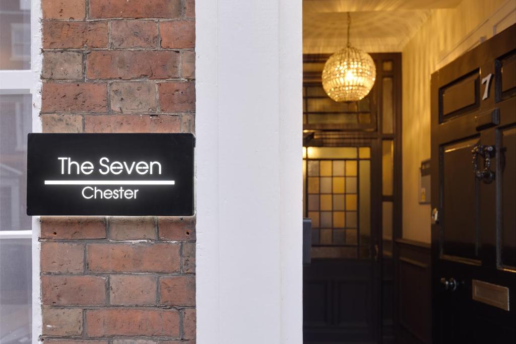 The Seven Chester - Resim 1
