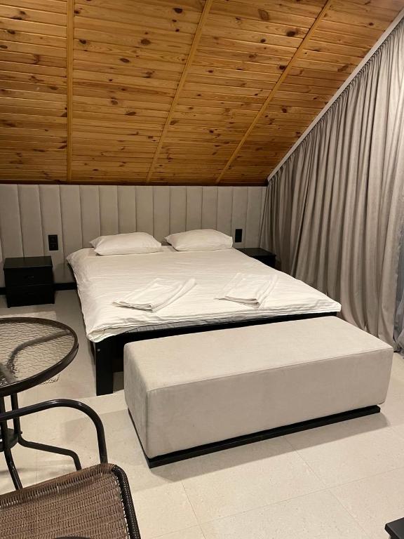 Raduta Hotel & Restaurant Complex - Sala De Luxo Quádrupla