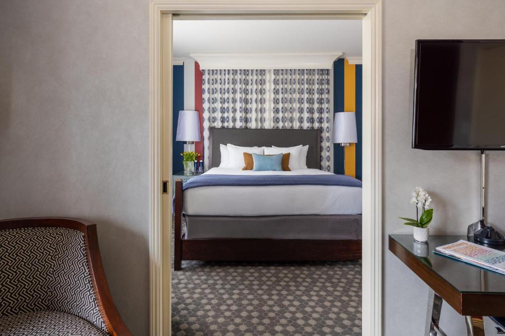 Ein Bett oder Betten in einem Zimmer der Unterkunft The Marker Union Square San Francisco