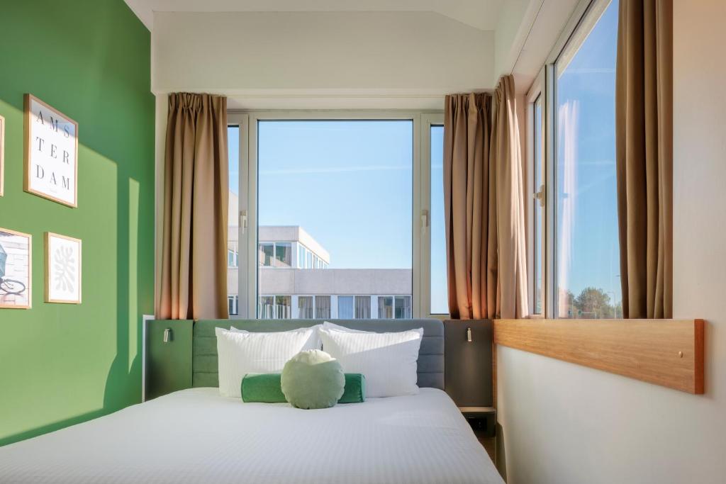 Maxhotel Amsterdam Airport Schiphol - Recently Renovated - Resim 33