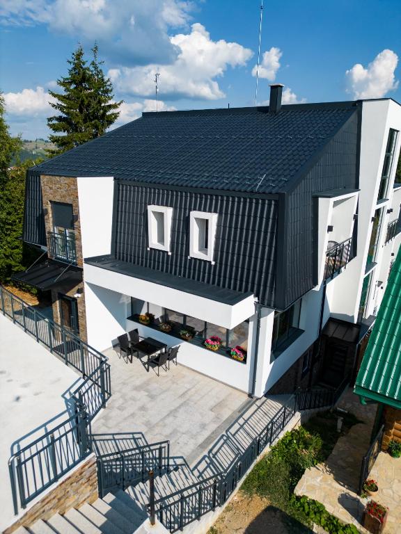 Budova, kde se aparthotel nachází