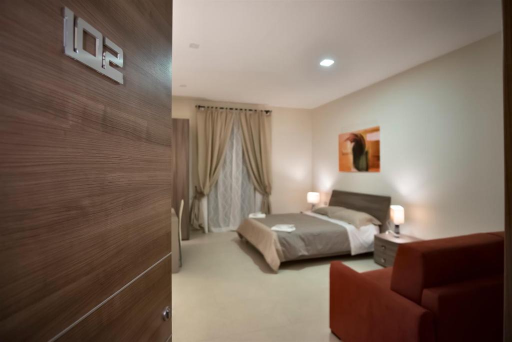 Sorge Palace - Chambre Double De Luxe Avec Balcon