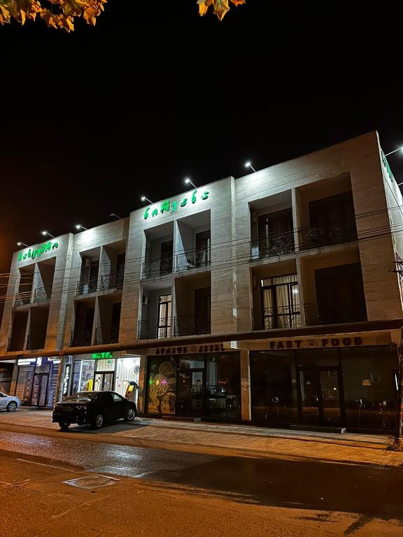 Budova, kde se hotel nachází