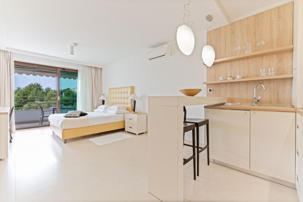 The Residence Aparthotel - Habitación Doble Con Balcón Y Vistas Al Mar