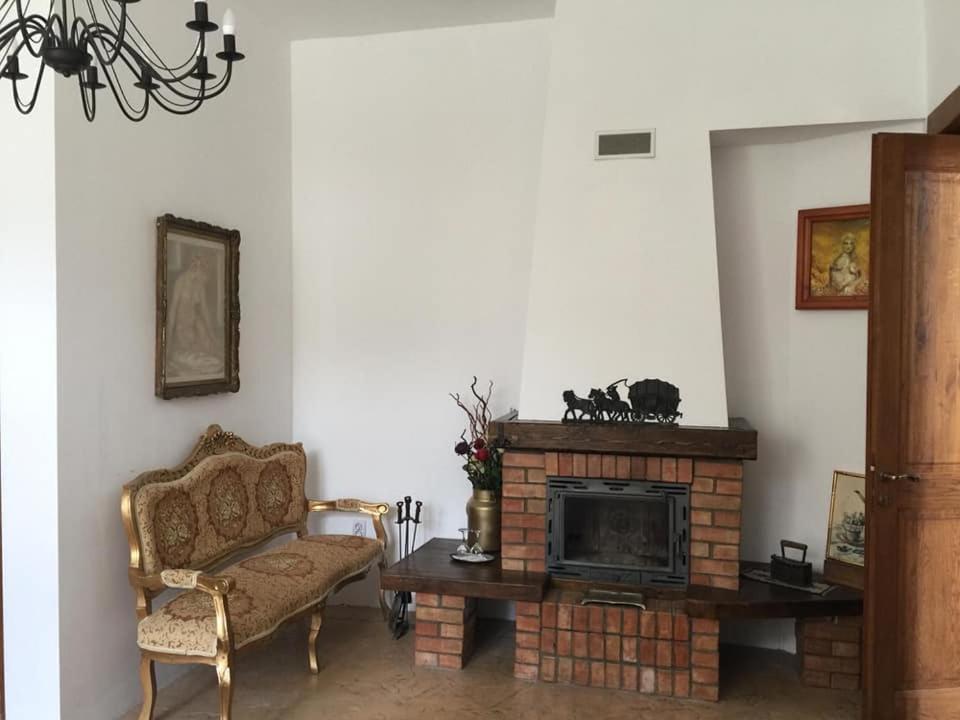 IL Piccolo Castello Busteni - Chambre De Luxe (2 Adultes + 1 Enfant)