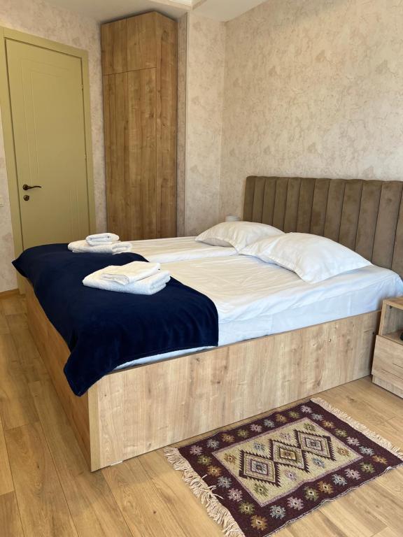 Postel nebo postele na pokoji v ubytování InTown