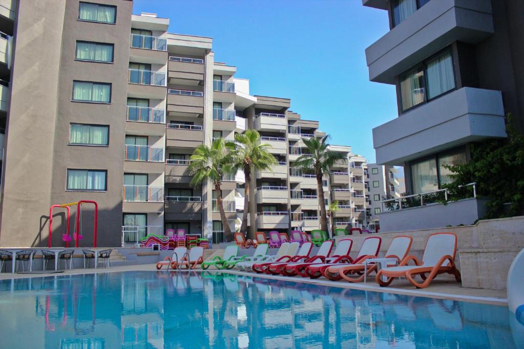 Bazén v ubytování Scylax Hotels Mahmutlar nebo v jeho okolí