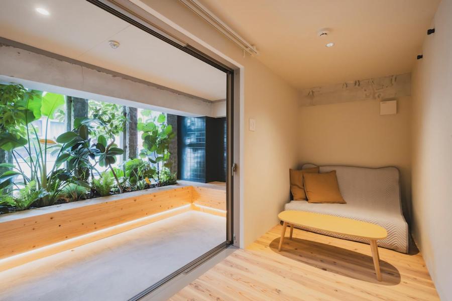 Postel nebo postele na pokoji v ubytování nine stories hotel