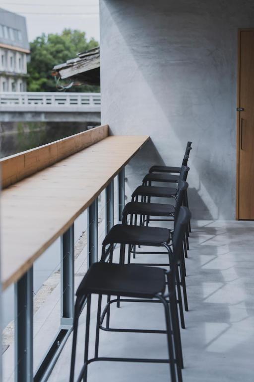 Balkón nebo terasa v ubytování nine stories hotel