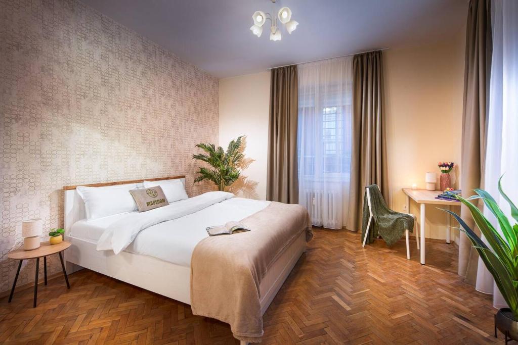 Postel nebo postele na pokoji v ubytování Central And Spacious Home