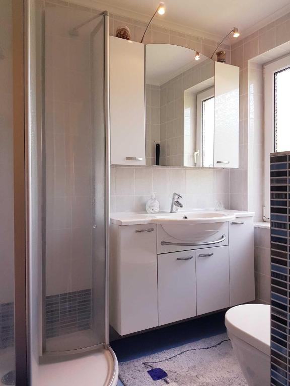Ruegen Fewo 111 - Two-Bedroom House