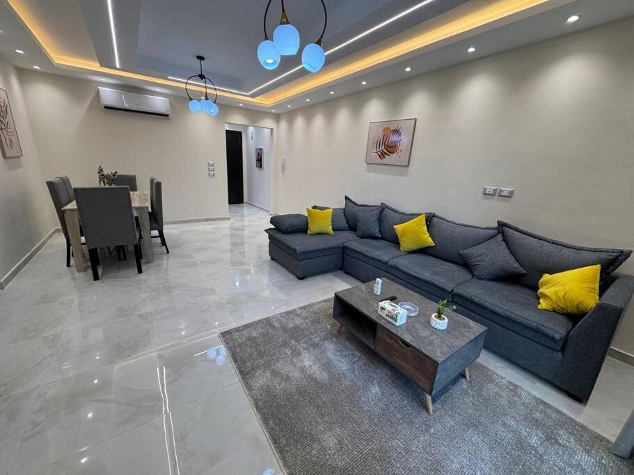 Posezení v ubytování Modern Luxury Apartment - New Cairo