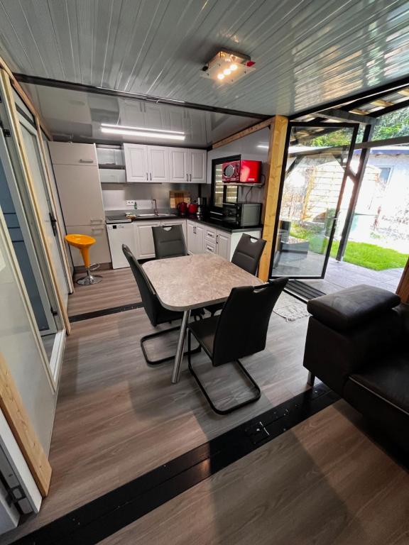 Kuchyň nebo kuchyňský kout v ubytování Ferienhaus Zeulenrodaer Meer