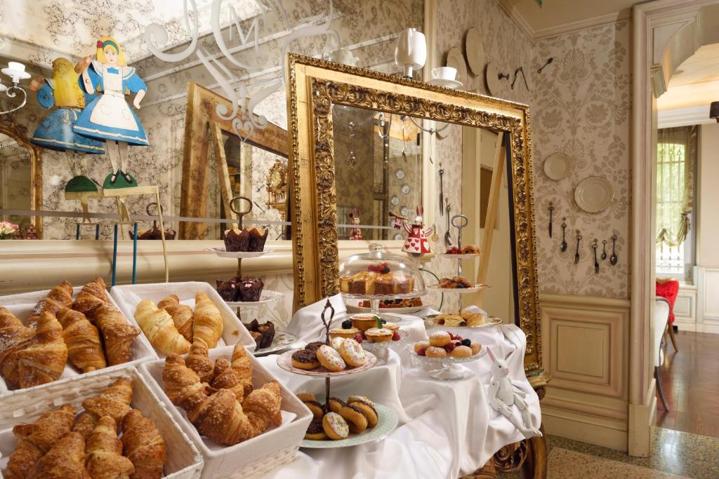 Château Monfort - Relais & Châteaux - Resim 2