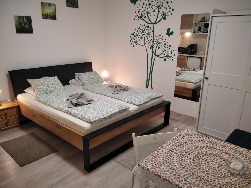 EszE Vendégszoba 2890 Tata, 18 Esze Tamás utca kép - 1
