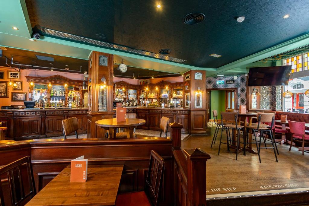 The Spice of Life - Resim 18