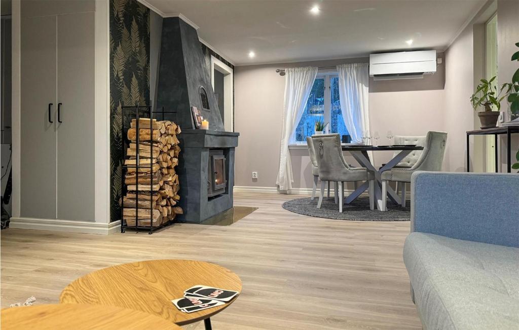 Posezení v ubytování 2 Bedroom Nice Home In Nässjö