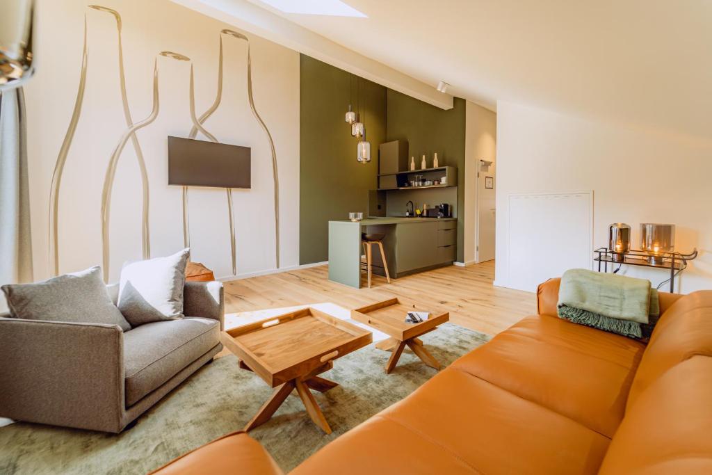 Khu vực ghế ngồi tại KABINETT Boutique Apartments