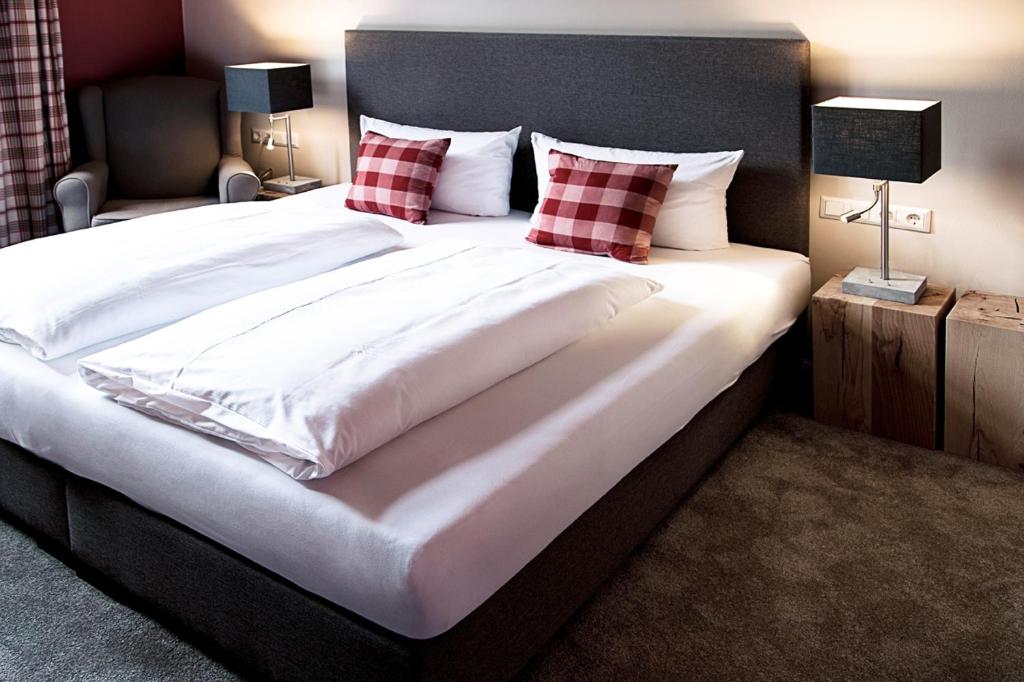 Postel nebo postele na pokoji v ubytování Hotel Alt Nürnberg -Ohne Lift-