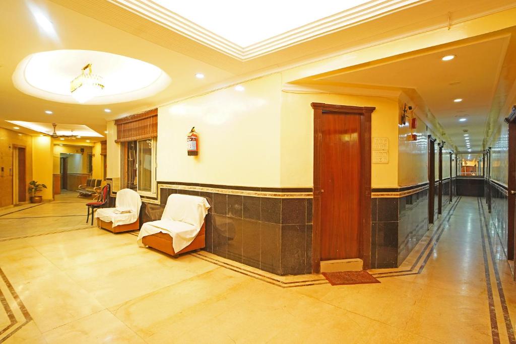 Posezení v ubytování Hotel Samrat near Victoria Memorial !! Couple Friendly Hotel !!