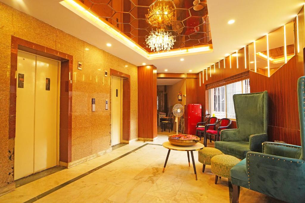 Posezení v ubytování Hotel Samrat near Victoria Memorial !! Couple Friendly Hotel !!