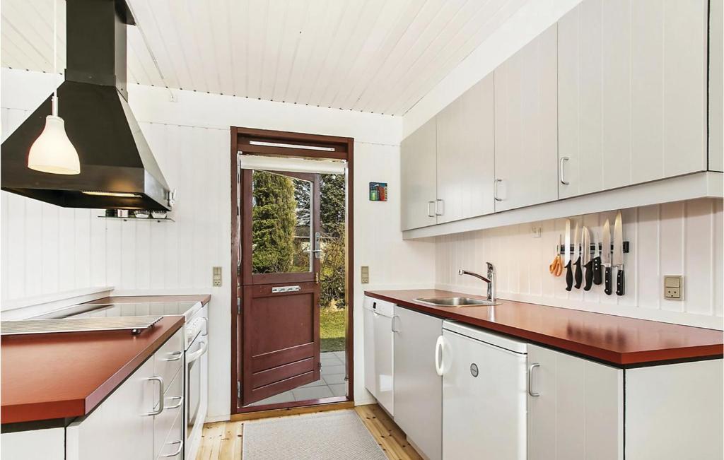 Four-Bedroom Holiday Home In Dronningmolle - Four-Bedroom Holiday Home