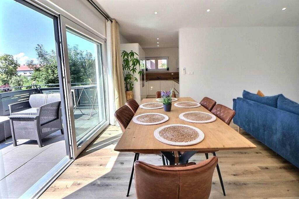 Posedenie v ubytovaní Appartement Alsace neuf garage, parking et terrasse