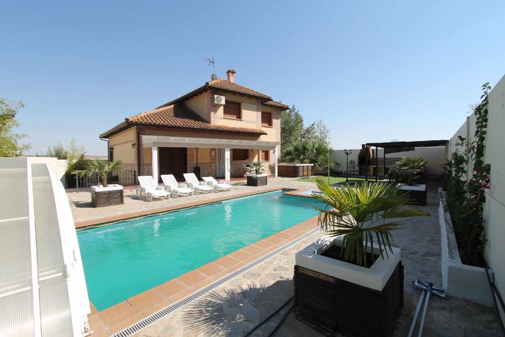 Бассейн в Casa Jardin del Valle TuCasaTemporal или поблизости