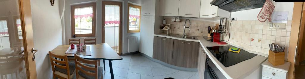 Kuchyň nebo kuchyňský kout v ubytování Villa Alessandra
