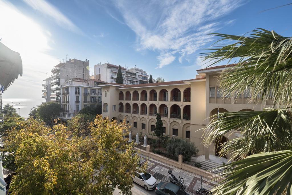 The Palm Vogatsikou by Luxlikehome