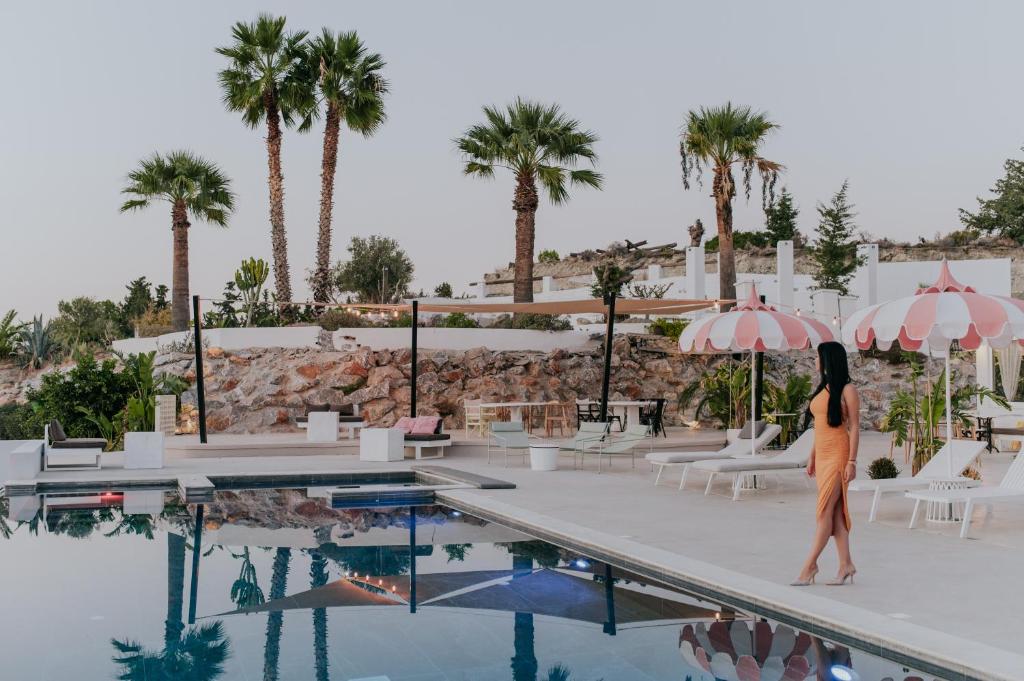 Bazén v ubytování The Palms Concept Hotel Adults Only 16 Plus nebo v jeho okolí